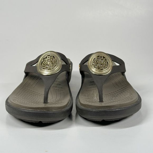 Crocs Sanrah Navy Grey Gold Medallion Circle Sandals Shoes Women's Size 6 - Picture 2 of 16